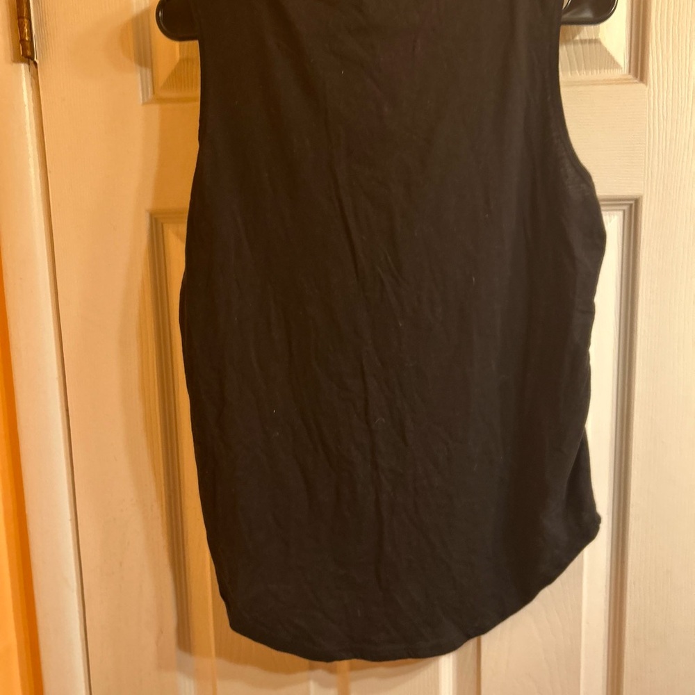 Disney high low Neverland sleeveless tank top. - Picture 3 of 3